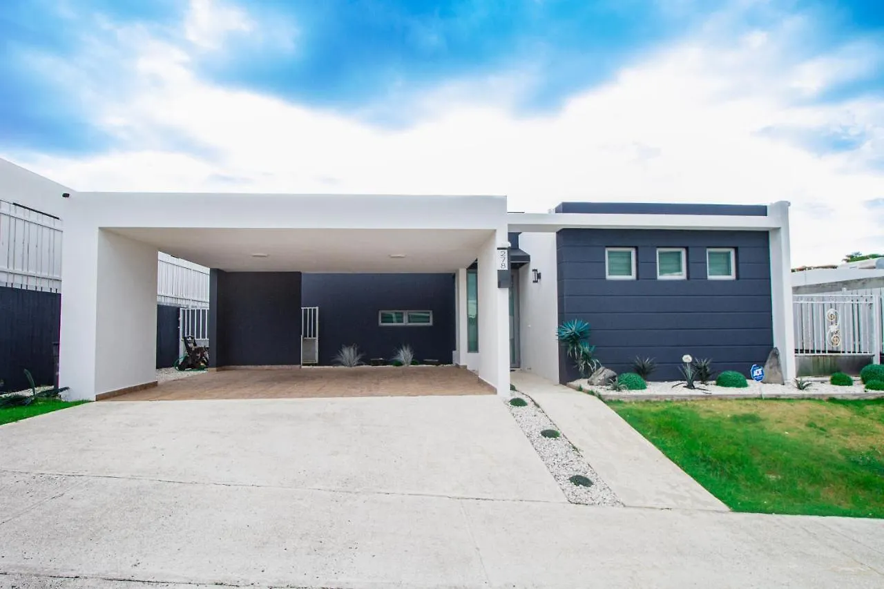 דירות לוקווילו Ocean Blue Getaway House